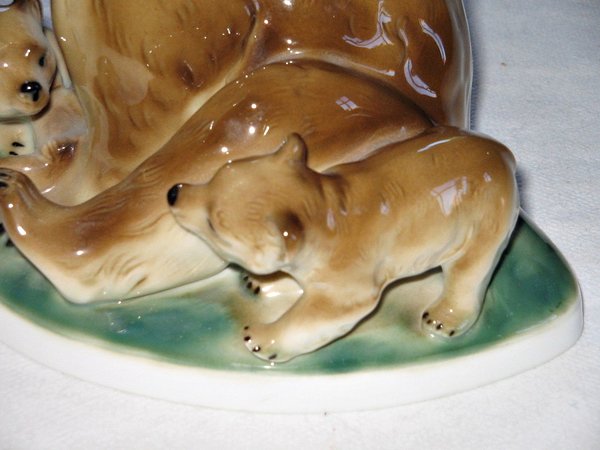 Gräfenthal Porzellanfigur "Bärenmutter mit Jungen"
