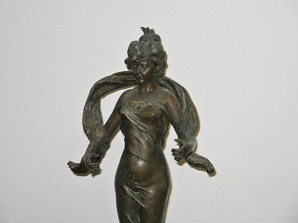 bronzierte Statuette "Dame mit wehendem Schal" um 1900 ~ sign. Rosseau