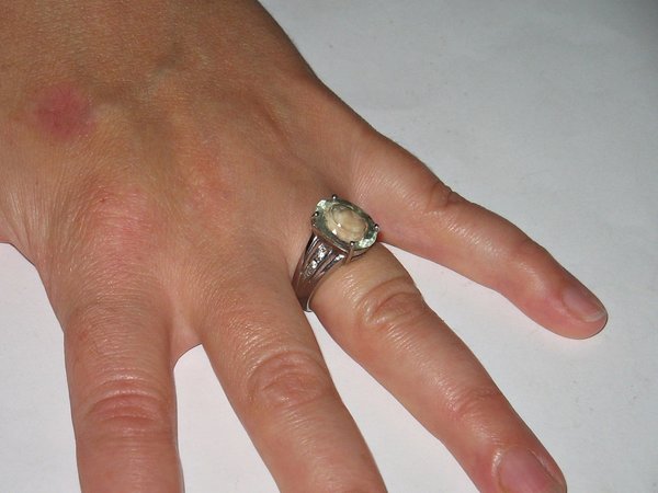 Silber-Ring mit hellgrünem Stein ~ Ringgröße 57