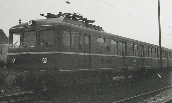 Grossfoto Elektrischer Triebwagen 426 001-4 ~ 1973