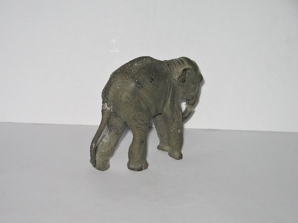 Elefant, Jungtier ~ Lineol Massefigur