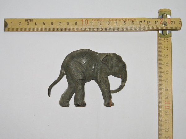 Elefant, Jungtier ~ Lineol Massefigur