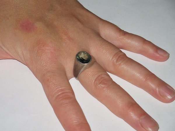 antiker Ring mit grünem Schmuckstein ~ 835er Silber ~ Ringgröße 63