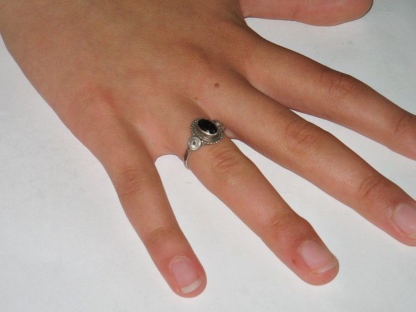 Silber-Ring mit dunkelrotem Stein ~  925er ~ Ringgröße 57/58