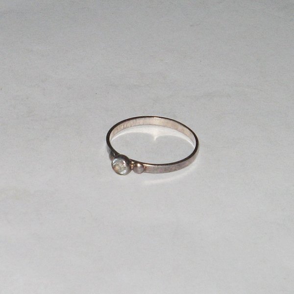 zierlicher Damen-Ring mit kleinem Stein ~ 835er Silber ~ RG 59