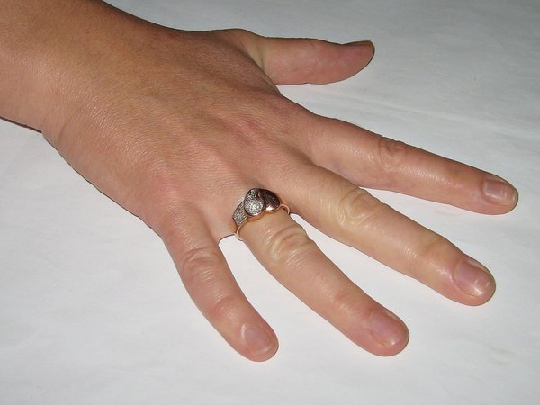Damen-Ring mit Herz ~ 375er Rotgold ~ Ringgröße 60