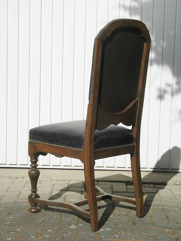 2 Stühle um 1920 ~ Hochlehner mit schwarzem Echtleder