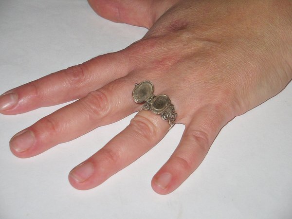 silberner Gift-Ring mit schwarzem Stein ~  925er ~ Ringgröße 54