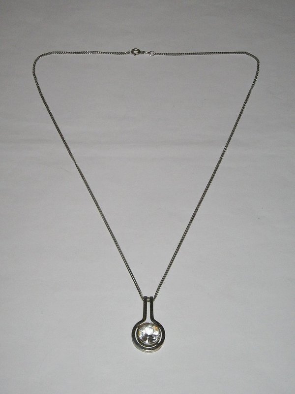 Halskette mit weißem Schmuckstein-Anhänger ~ 925er Silber