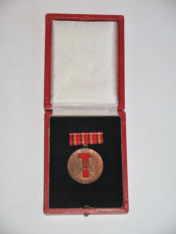 DDR-Medaille "Verdienter Aktivist"