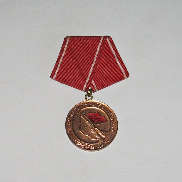 Medaille für ausgezeichnete Leistungen in den Kampfgruppen der Arbeiterklasse