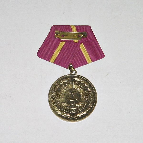 Medaille für treue Pflichterfüllung in der Zivilverteidigung der DDR in Gold
