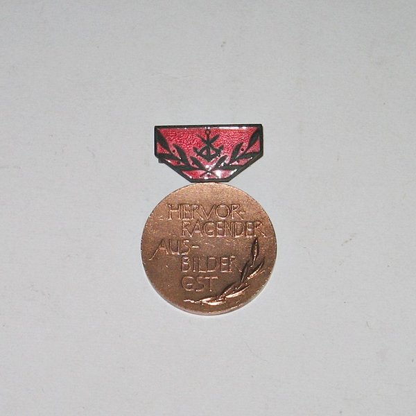 DDR-Medaille „Hervorragender Ausbilder GST“ in Bronze