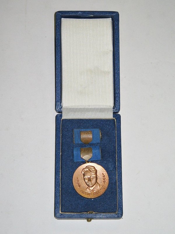 Artur-Becker-Medaille in Bronze
