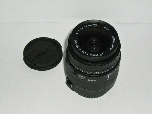 Sigma Zoom Objektiv 28-80mm 1:3,5-5,6 mit Etui