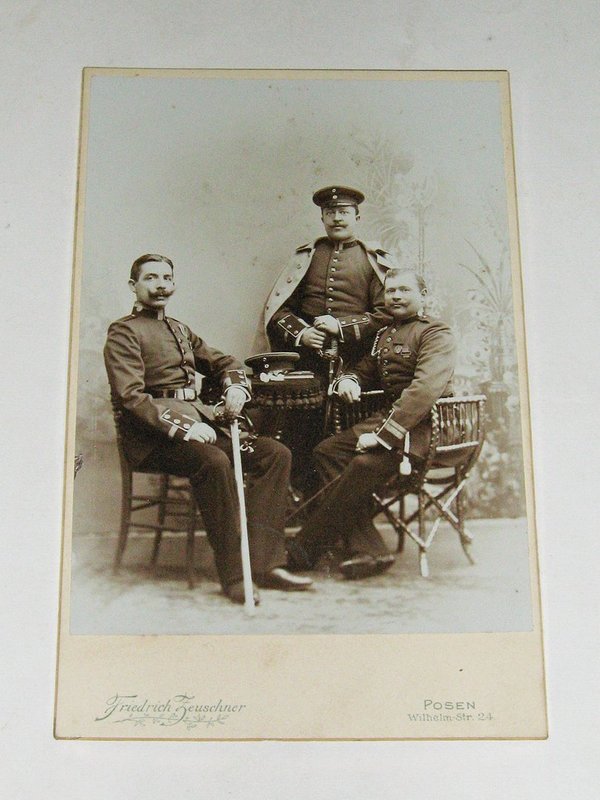 Kabinettfoto "drei Männer in Uniform" ~ Posen um 1900