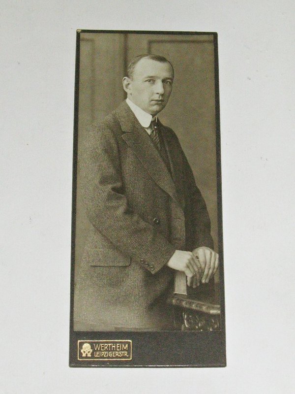 Foto "Mann im Anzug" ~ um 1900