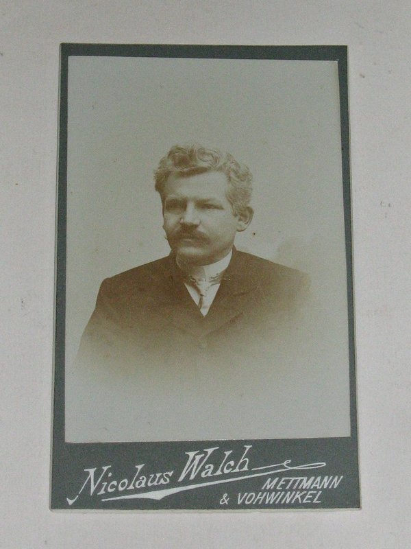 CDV-Foto "Mann mit Oberlippenbart, Brustbild" um 1900