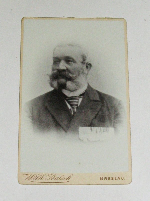CDV-Foto "Mann mit markantem Bart" ~ Breslau um 1890
