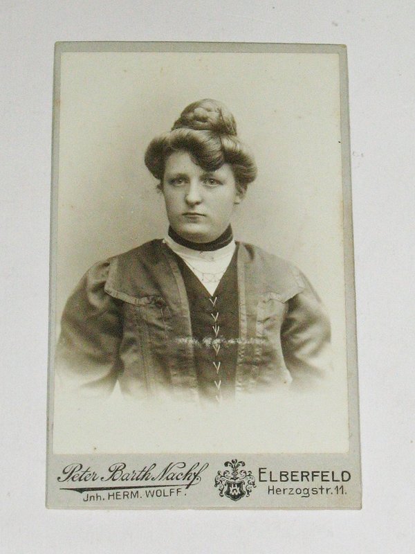 CDV-Foto "Frau mit Hochsteckfrisur" um 1890