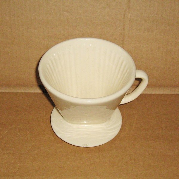 antiker Keramik Kaffeefilter Aufsatz