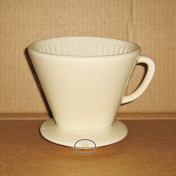 antiker Keramik Kaffeefilter Aufsatz