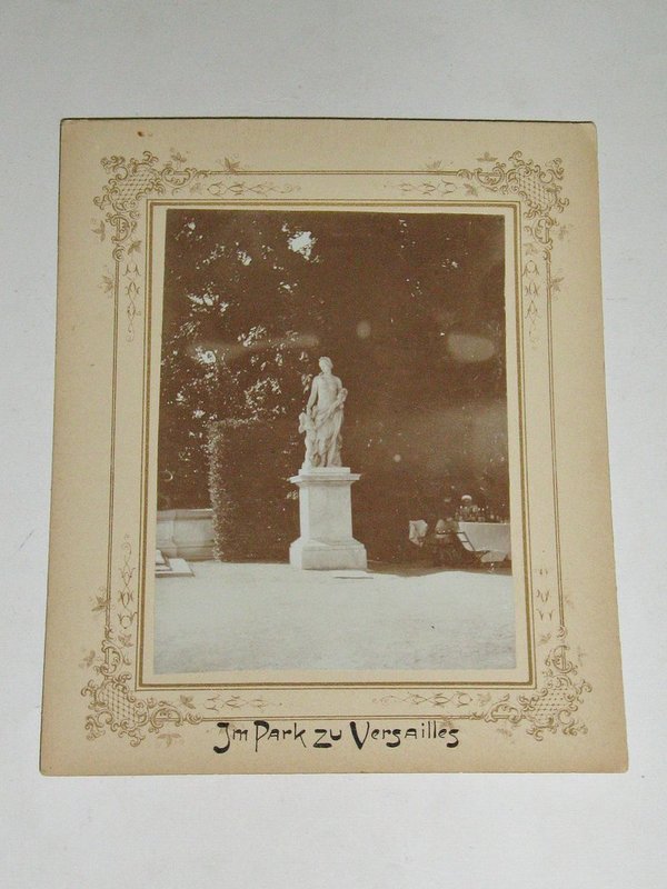 Kabinettfoto "Im Park zu Versailles" um 1890