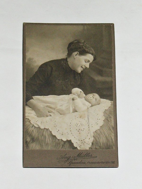 CDV-Foto "Mutter mit Baby" um 1900