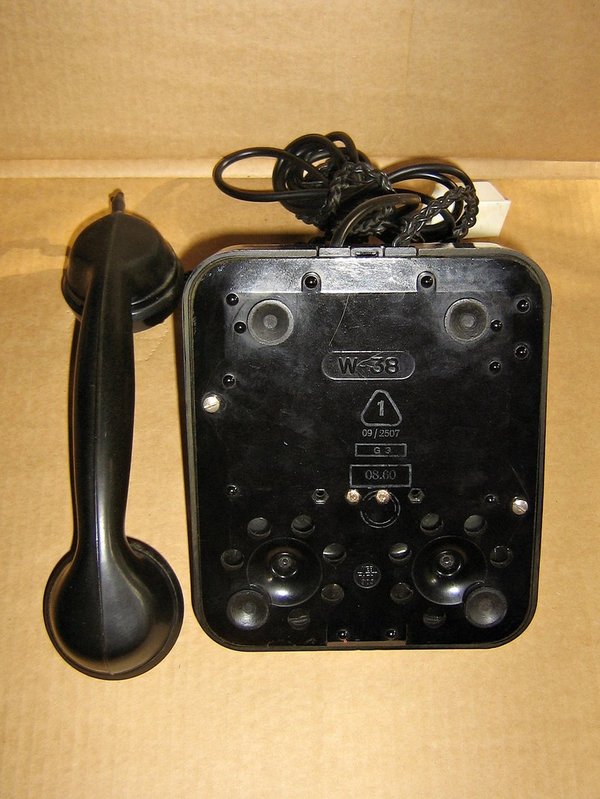 Wählscheiben-Telefon W38