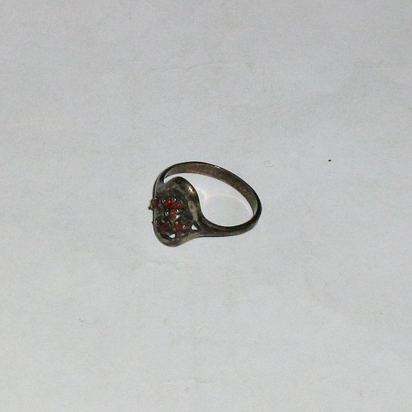 Silber-Ring mit roten Steinen ~  835er ~ Ringgröße 53